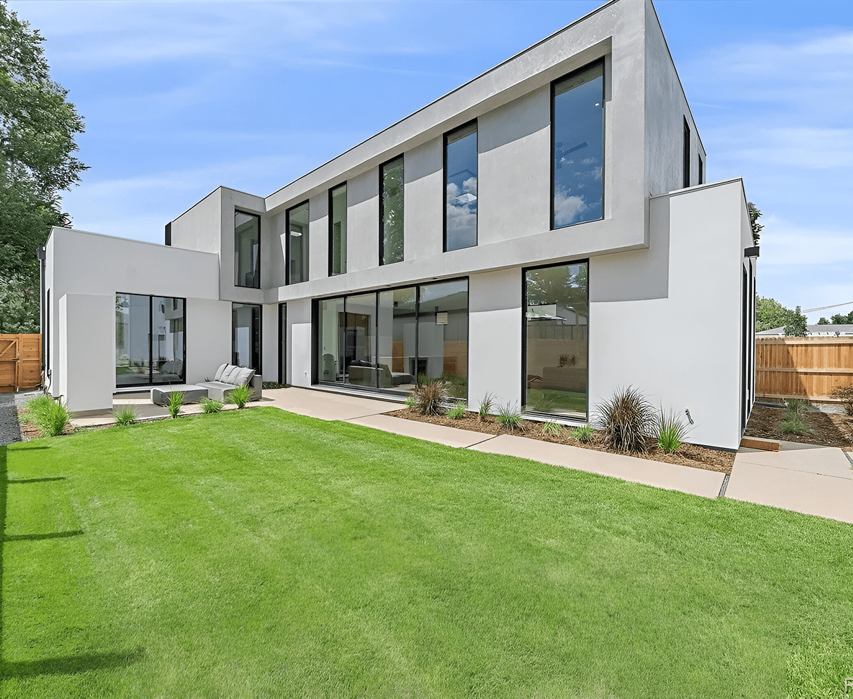Contemporary home with green lawn